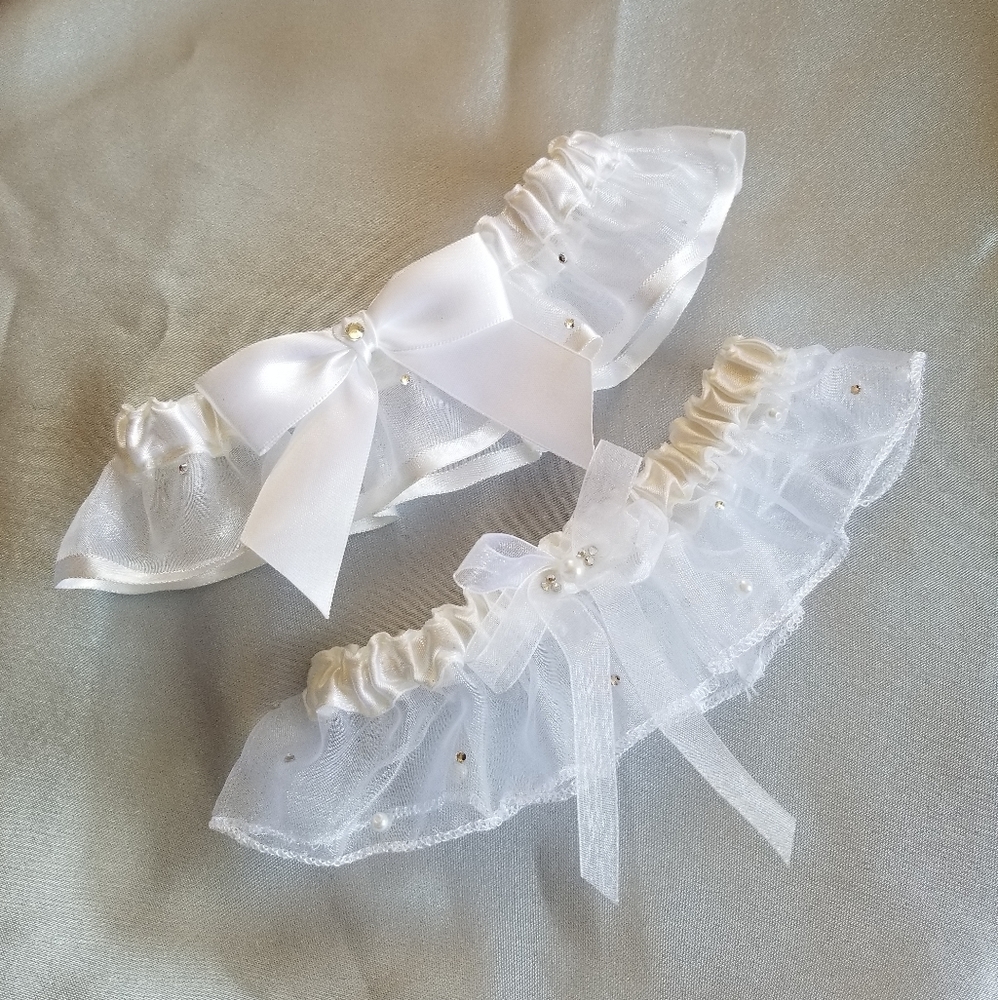 2 PC White Rhinestone/Pearl Garter Set - Picture 5 of 7